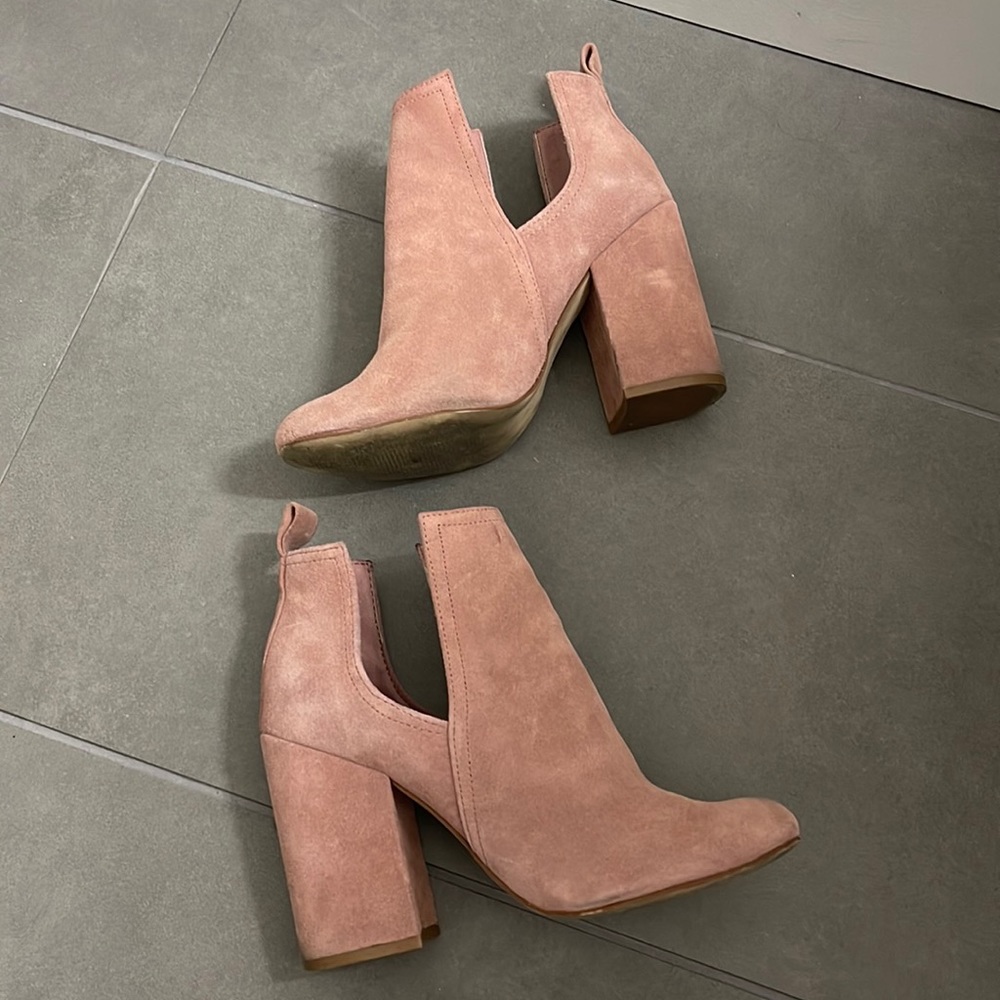 Cute pink Steve Madden boot size 7